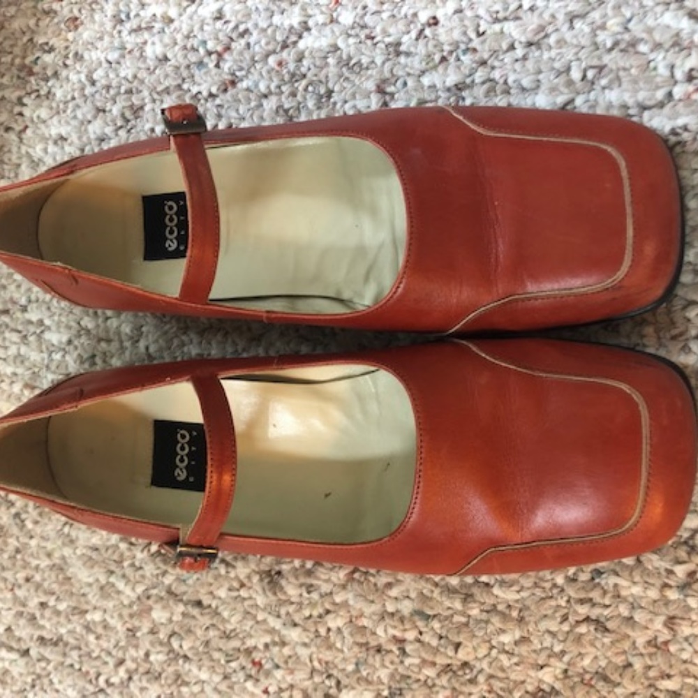 Ecco Mary Jane flats